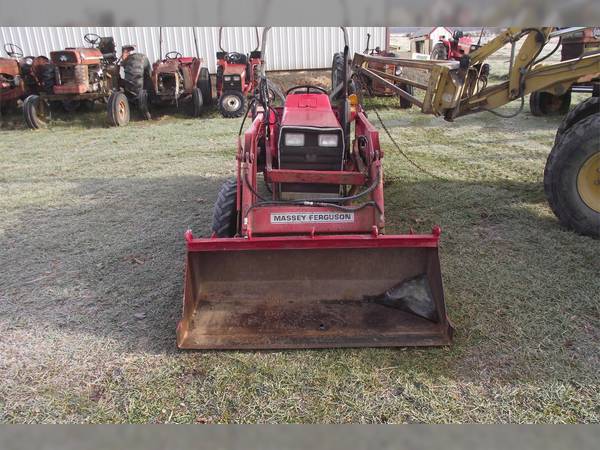 Massey-Ferguson 1016 Loader