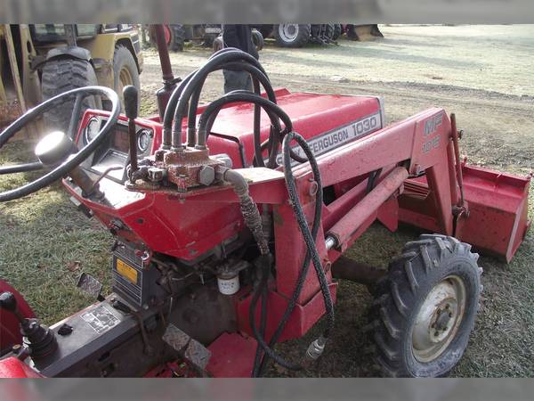 Massey-Ferguson 1016 Loader