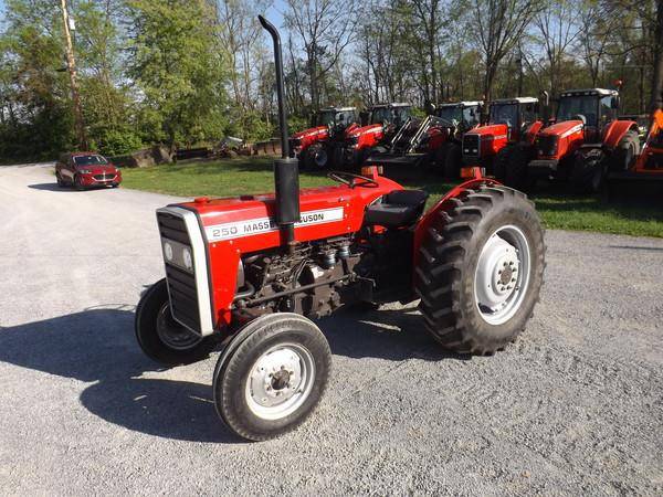 1984 Massey-Ferguson 250 Tractor