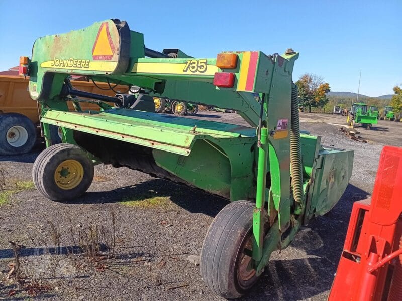 2005 John Deere 735