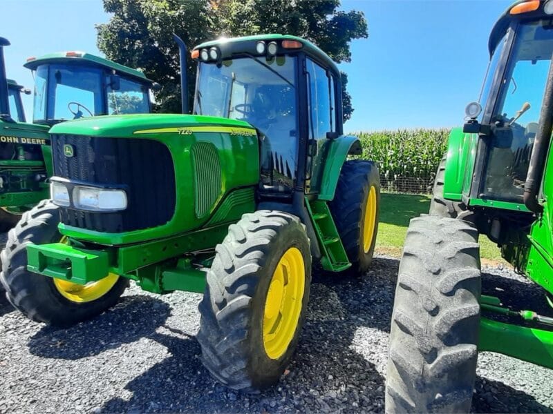 2006 John Deere 7220