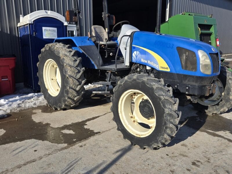 2010 NEW HOLLAND T5040