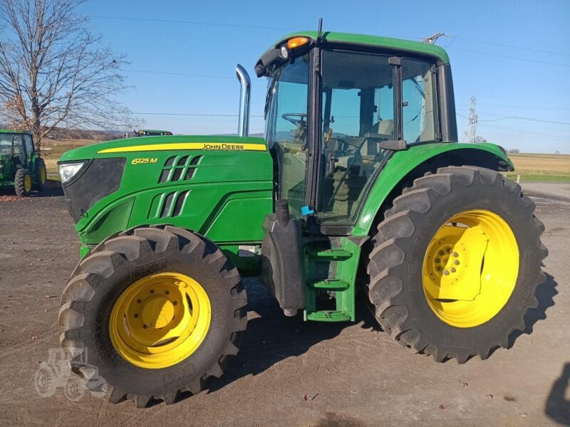 2014 John Deere 6125M