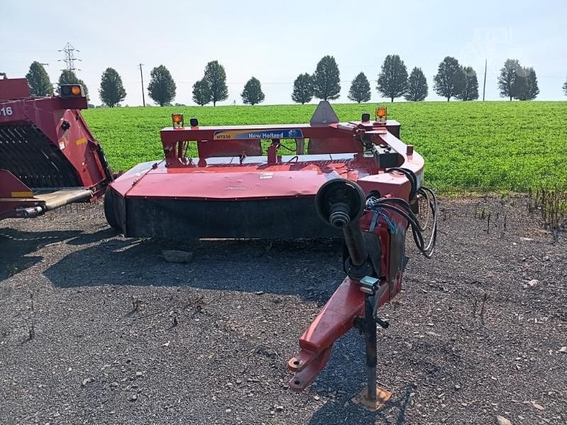 2014 New Holland H7230