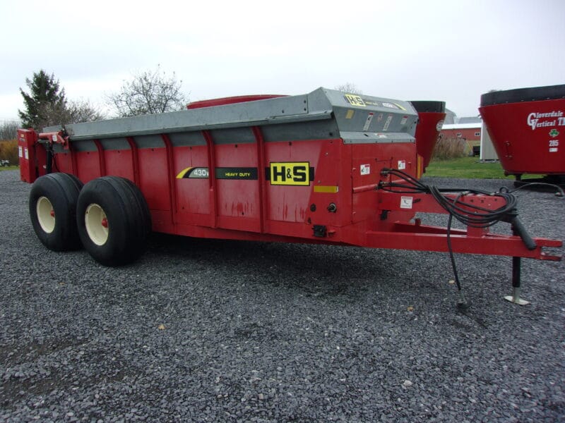 H&S 430 W manure spreader, very nice condition