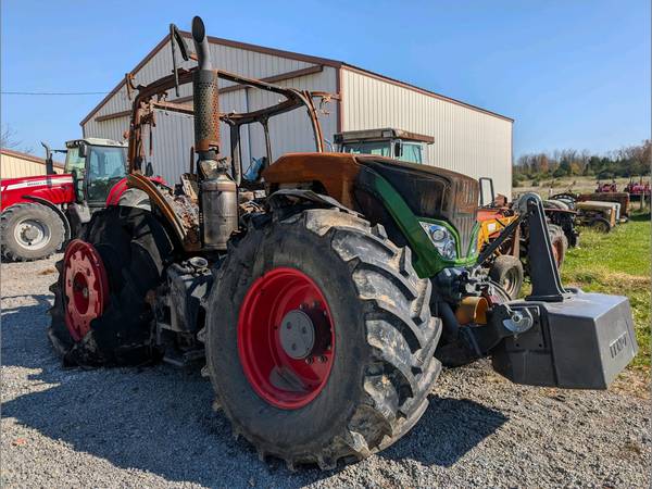 2022 Fendt 724 VARIO Tractor