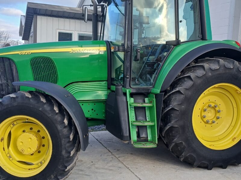 John Deere 6920