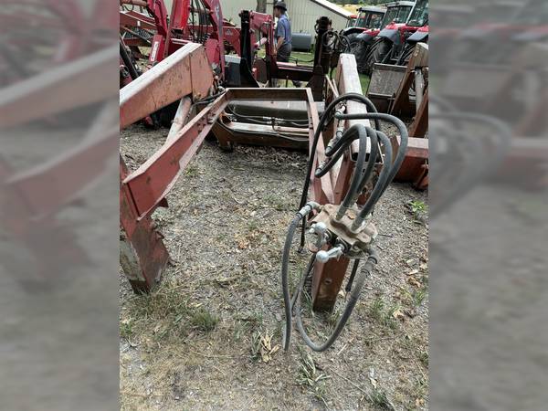 Massey-Ferguson 236 Loader