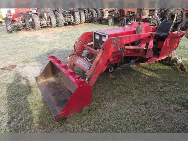 Massey-Ferguson 1016 Loader