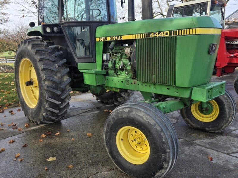 JOHN DEERE 4440