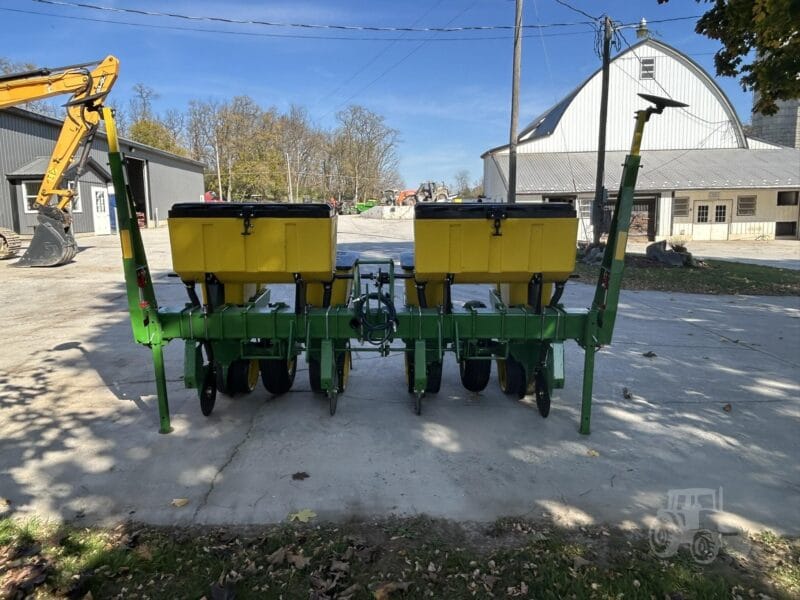 JOHN DEERE 7000