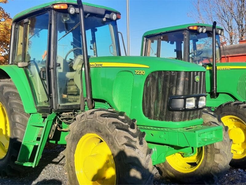 John Deere 7230