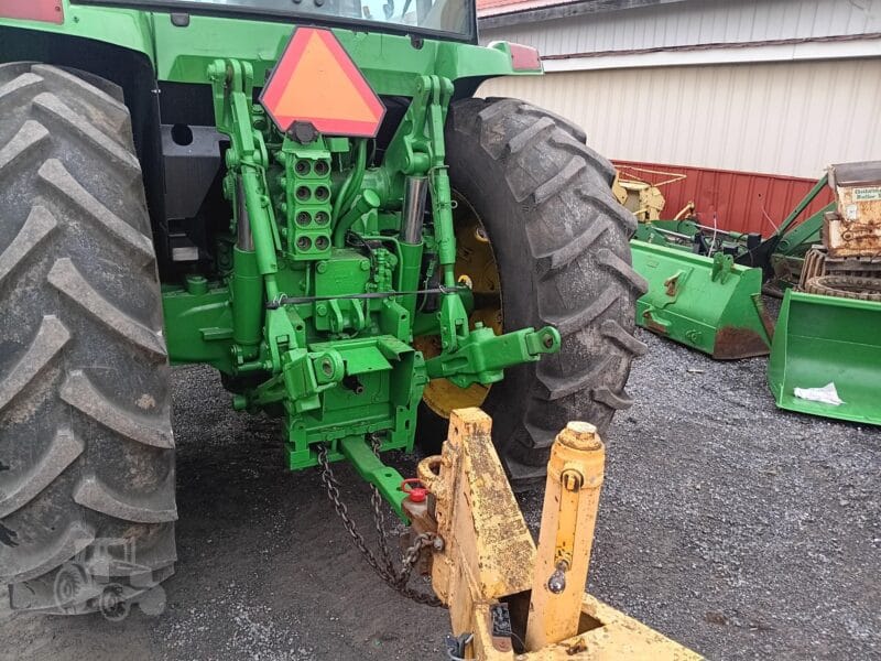 John Deere 7410