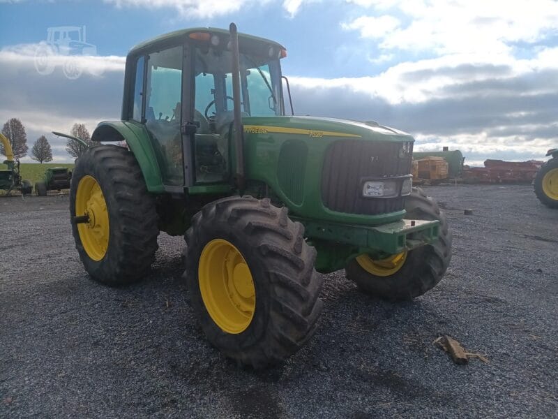 John Deere 7520