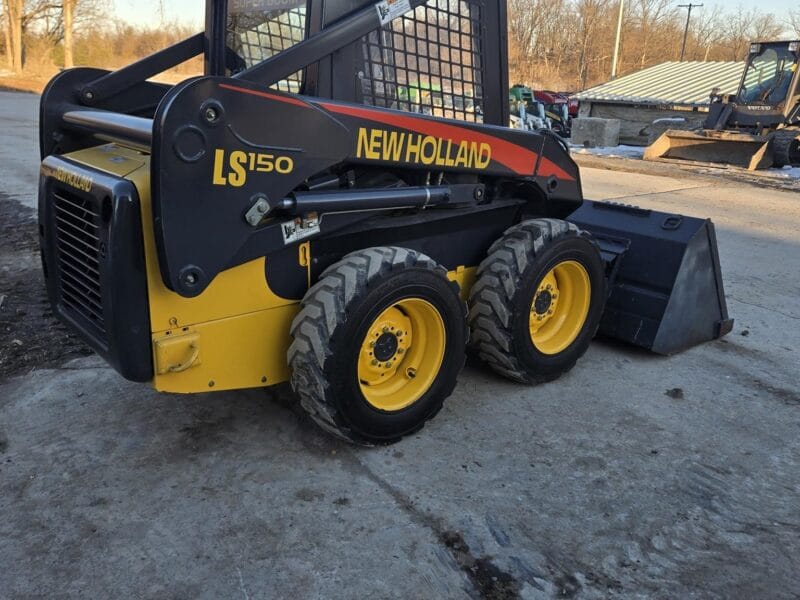 NEW HOLLAND LS150