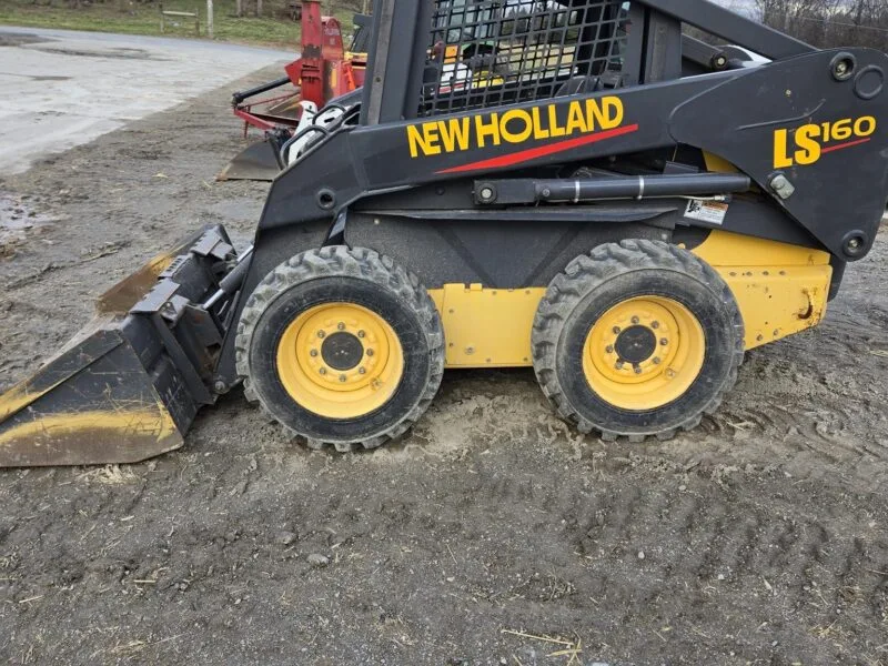 NEW HOLLAND LS160