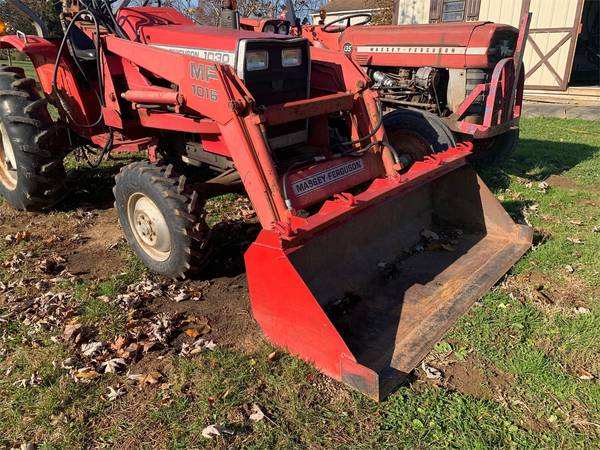 Massey-Ferguson 1016 Loader