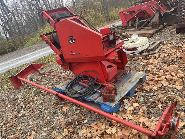 Massey-Ferguson 22 Bale Thrower