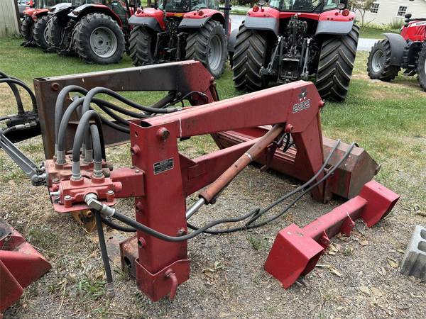 Massey-Ferguson 232 Loader