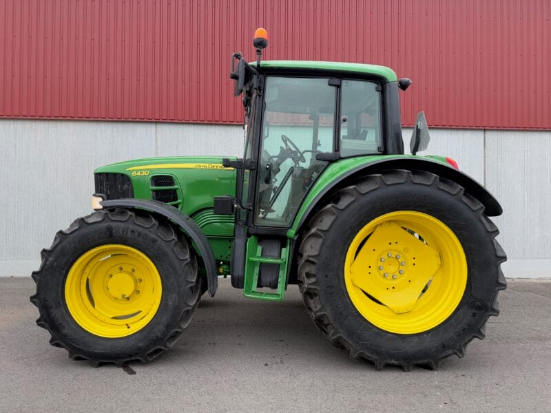 John Deere 6430