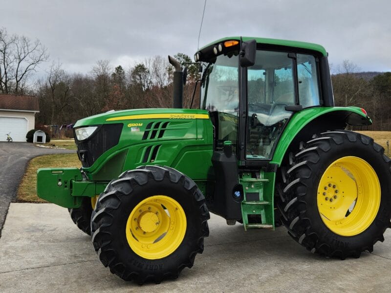 John Deere 6120M