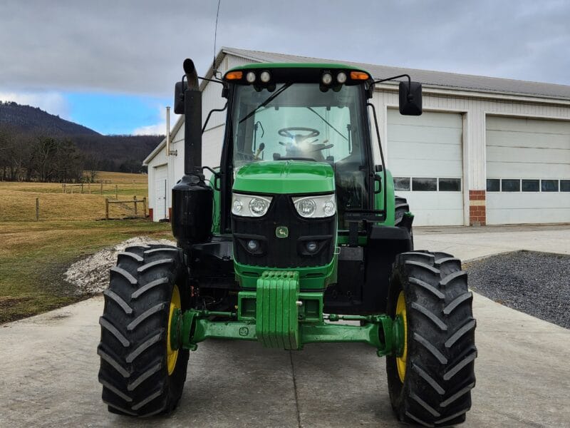 John Deere 6120M