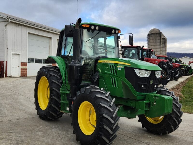 John Deere 6120M