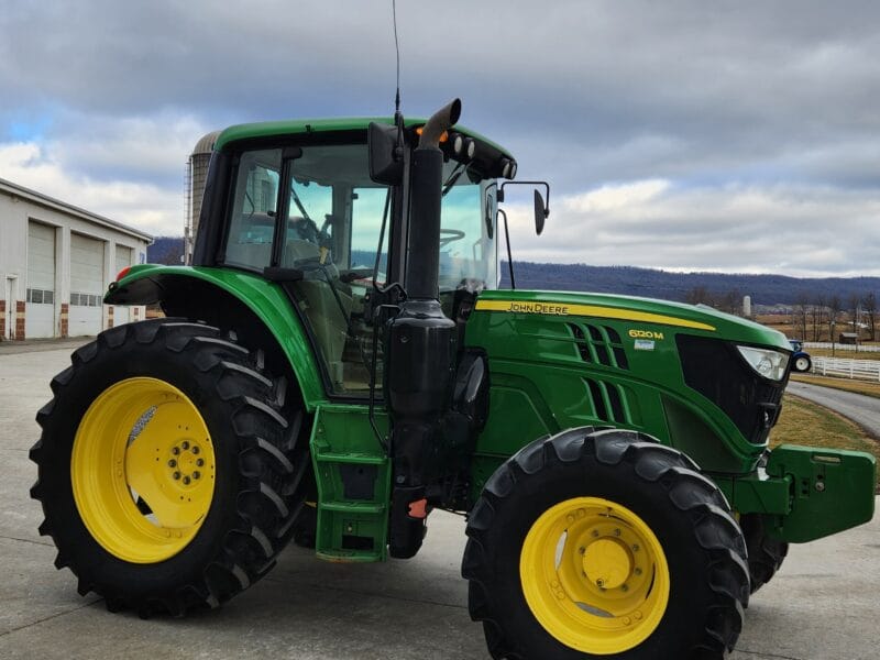 John Deere 6120M