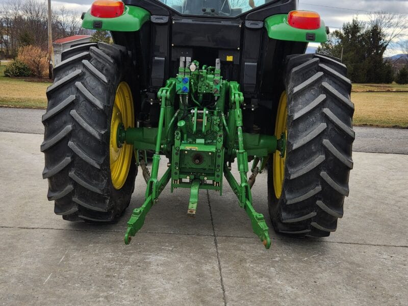 John Deere 6120M