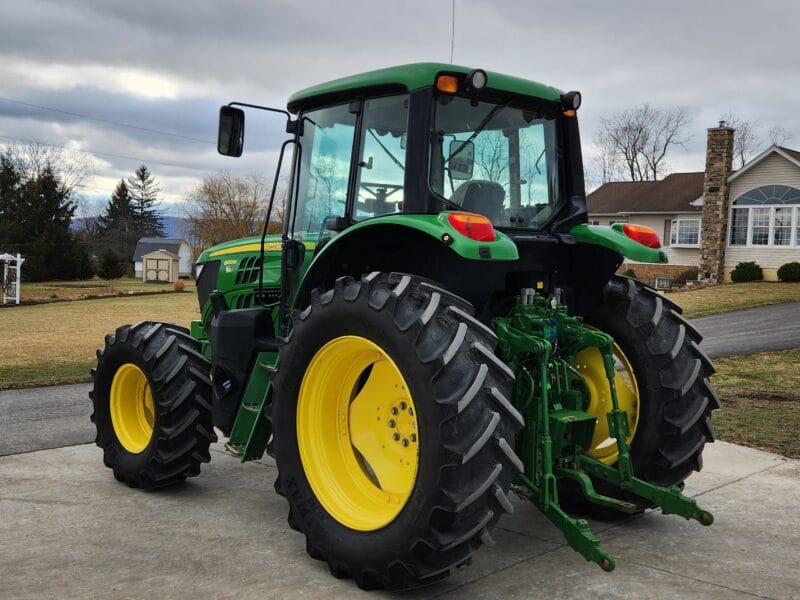 John Deere 6120M