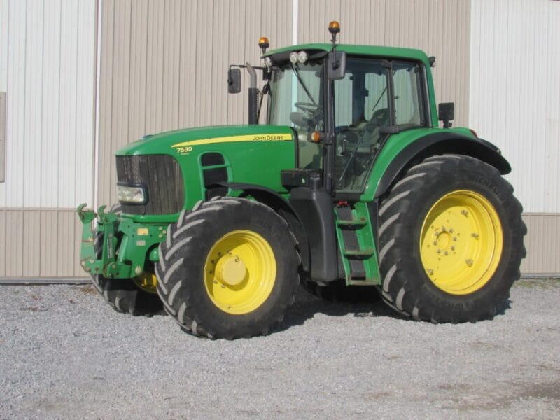 2011 John Deere 7530 Tractor