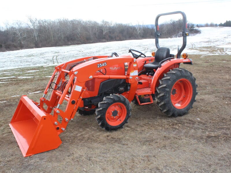 Kubota L3301D Tractor