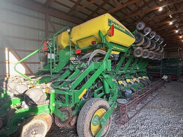 2009 John Deere 1790 CCS 16/32 Split Row Seed Delivery Planter