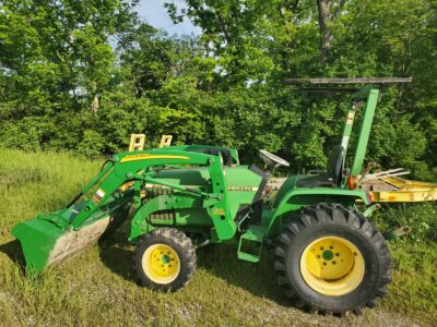 John Deere 790