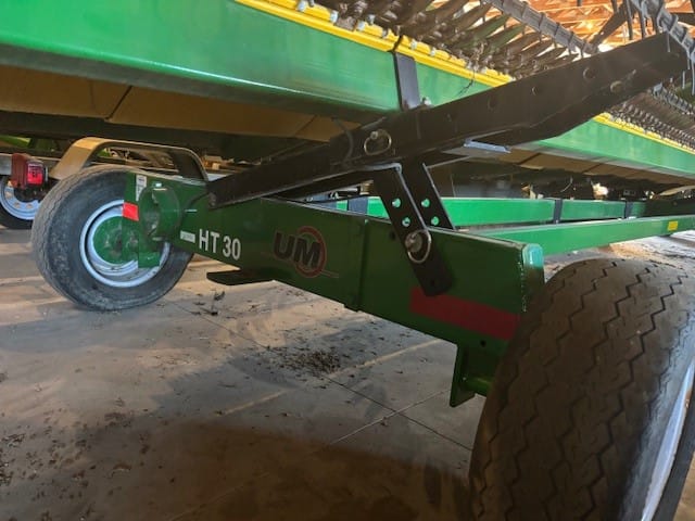 2006 JOHN DEERE 930F 30′ BEAN HEAD W/CART