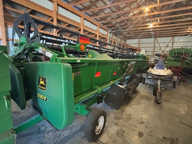 2006 JOHN DEERE 930F 30′ BEAN HEAD W/CART