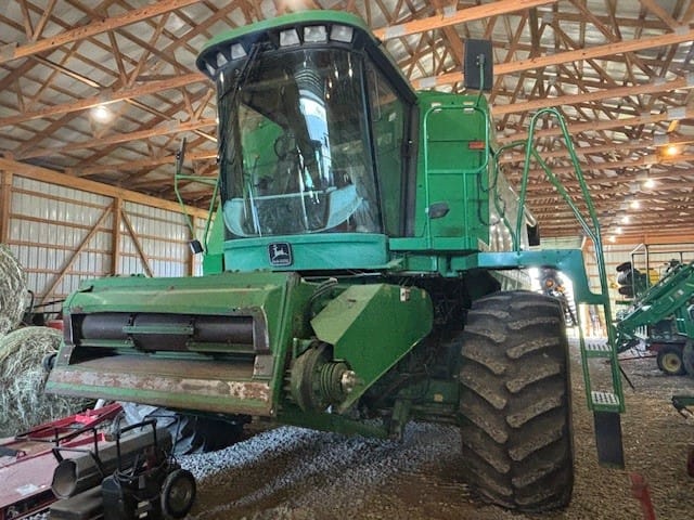 1995 John Deere 9600 Separator Combine