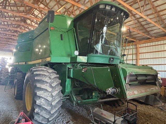 1995 John Deere 9600 Separator Combine