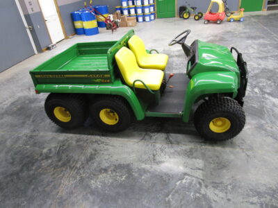 John Deere Gator 6X4