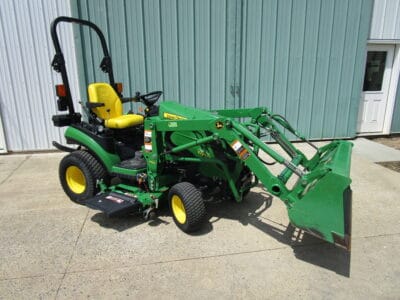 John Deere 1025R