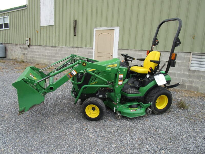 John Deere 1025R