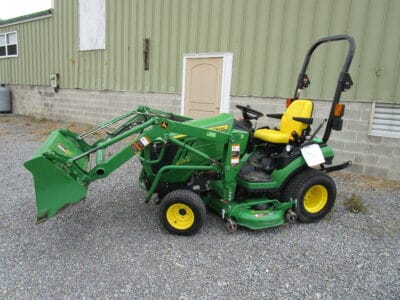 John Deere 1025R