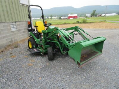 John Deere 1025R