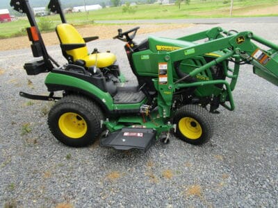 John Deere 1025R