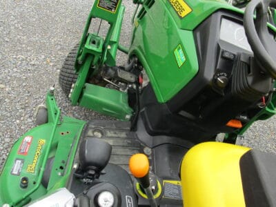 John Deere 1025R