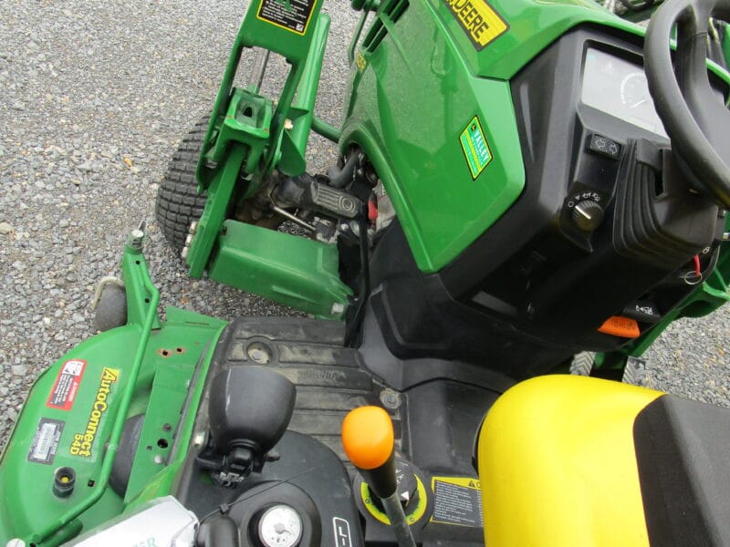 John Deere 1025R