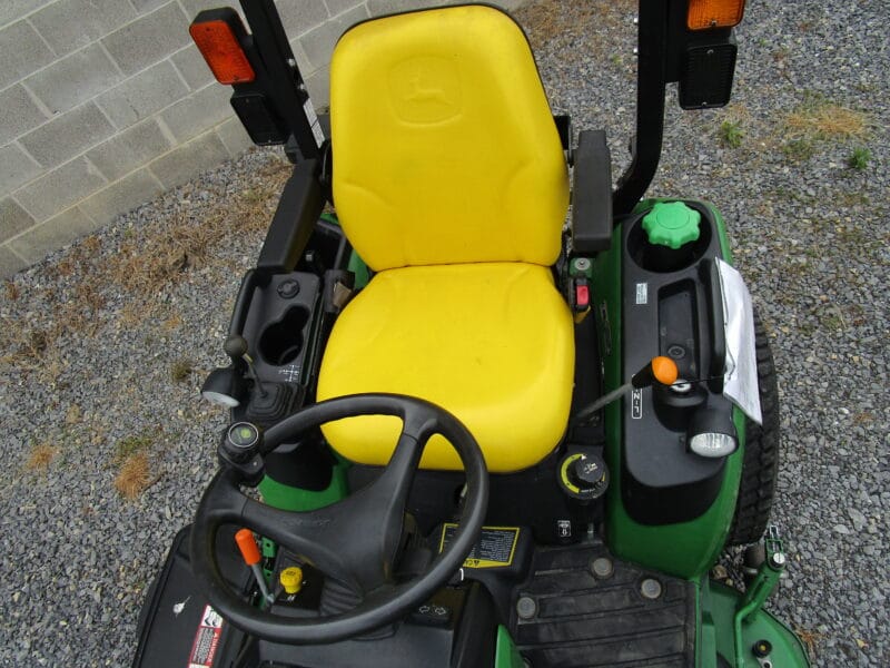 John Deere 1025R