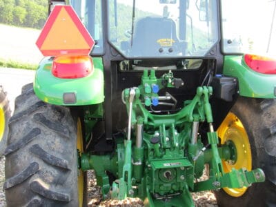 John Deere 5085M