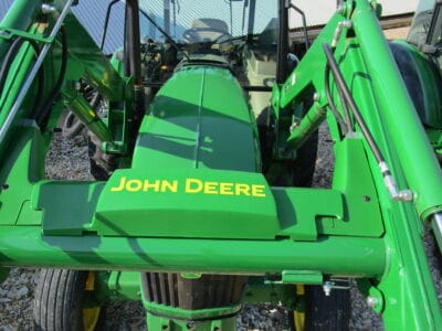 John Deere 5085M