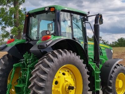 2015 John Deere 6170M